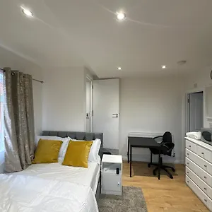 Guest house Keedonwood Road Bromley, With Free Wifi